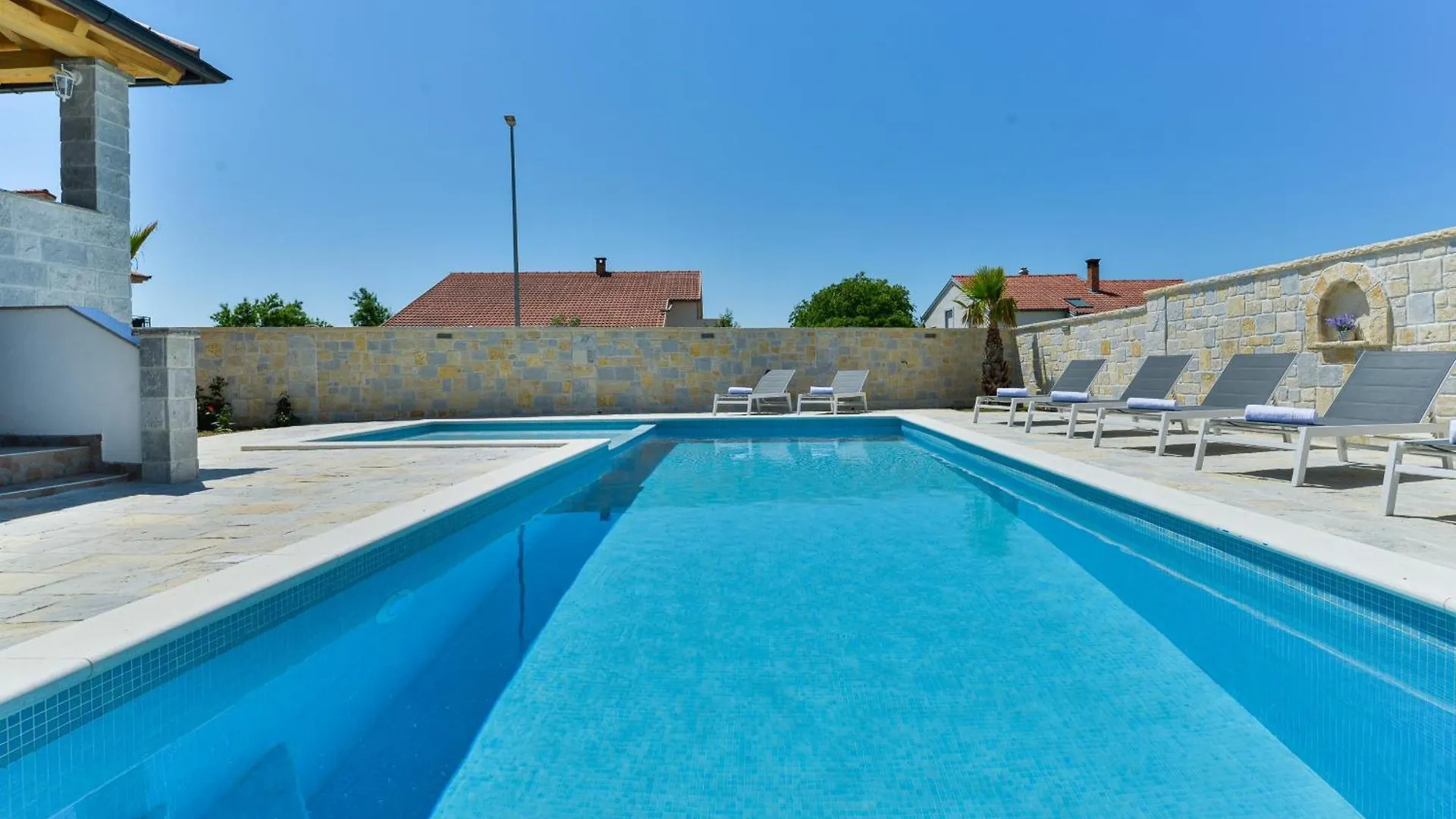 Villa Sara 4* Benkovac Croatia